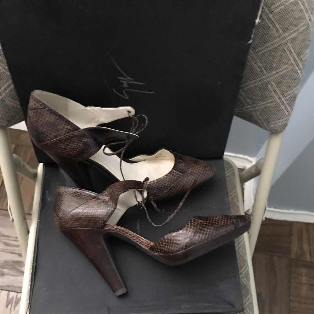 Brown snake skin Calvin Klein shoes size 81/2 worn